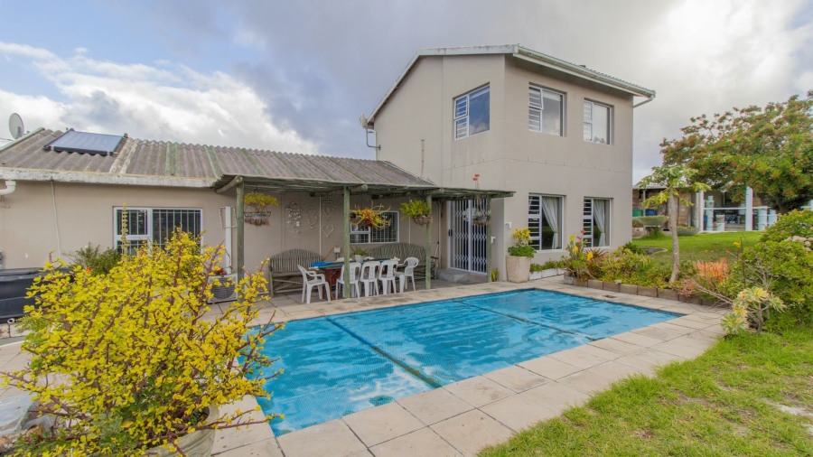 3 Bedroom Property for Sale in Hartebeesfontein Western Cape